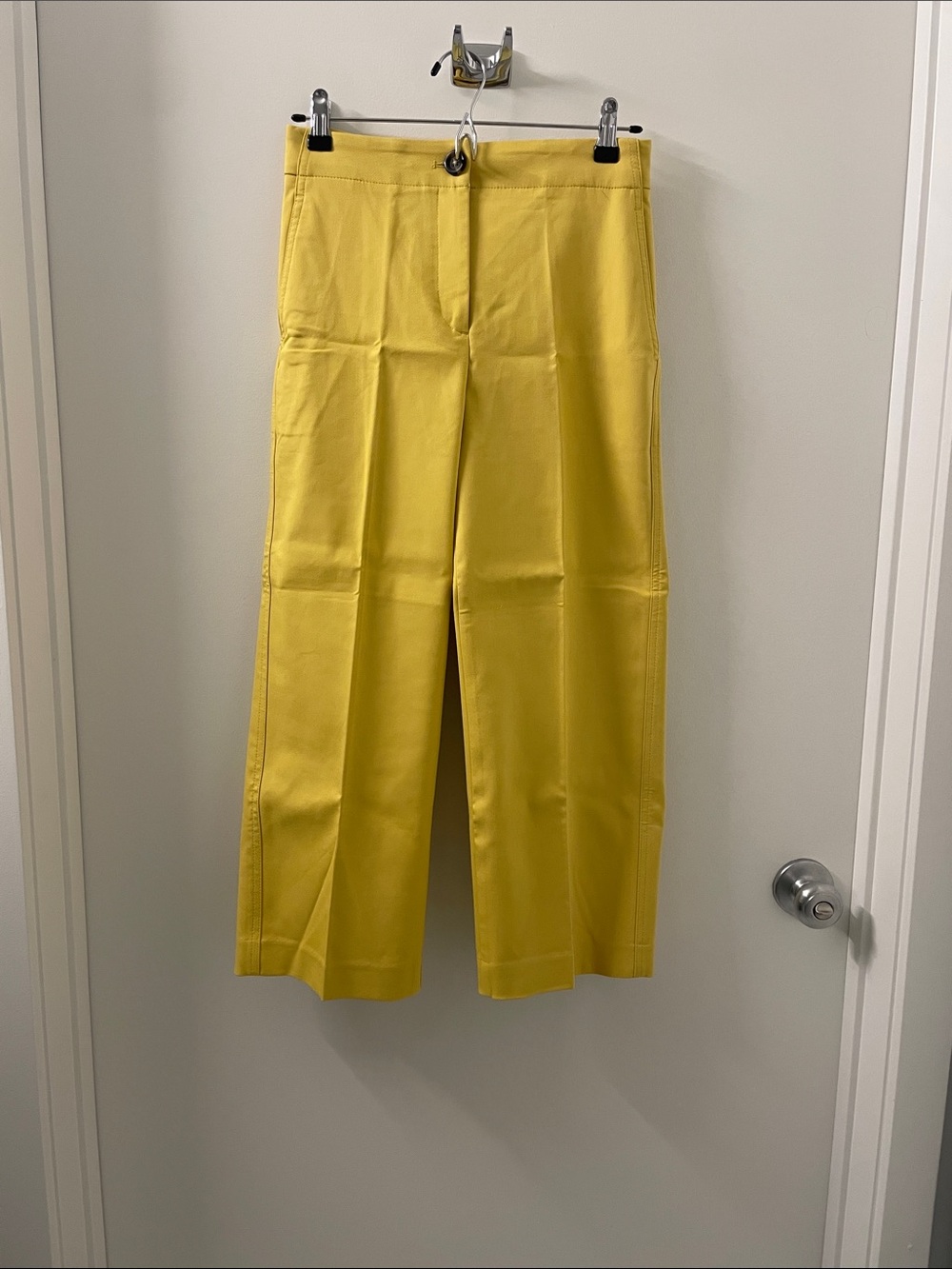 Ann Taylor Gold Wide-Leg Cropped Trousers. NWT